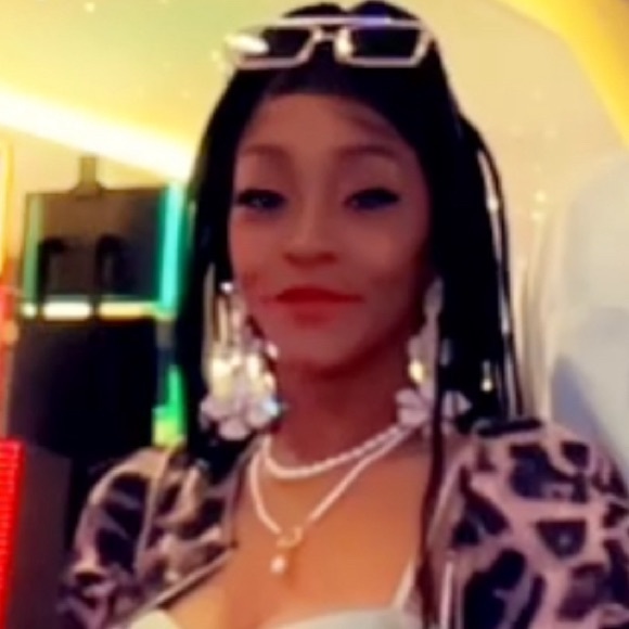 Meet your Posher, Jean aka “Kandi” - Picture 1 of 1